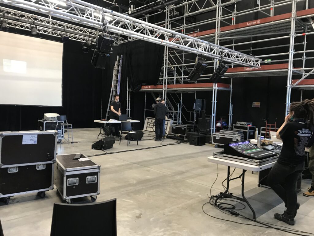 Examens pratiques pour la promotion 23-25 de techniciens du spectacle vivant et de l’évènementiel