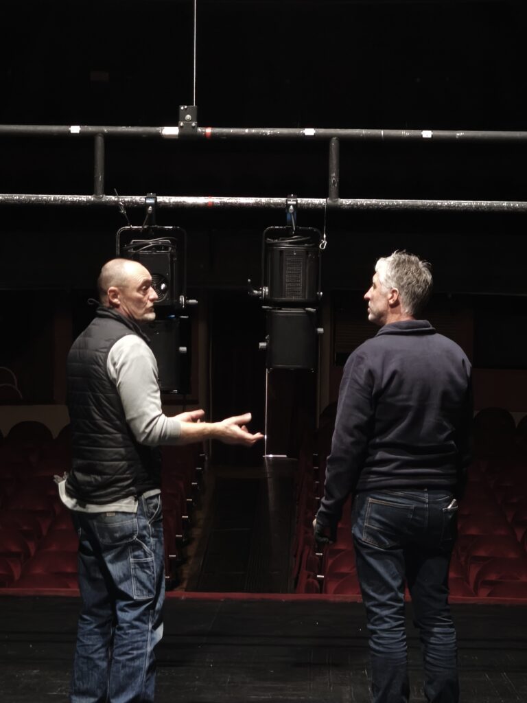 🎭✨ Retour sur la formation « Accroche & Levage » au Théâtre Ducourneau !